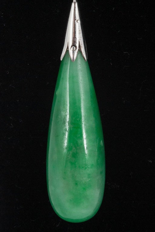 Natural Jade drop earrings In Excellent Condition For Sale In London, GB