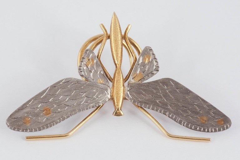 Fine Two Color Gold butterfly In Excellent Condition For Sale In London, GB