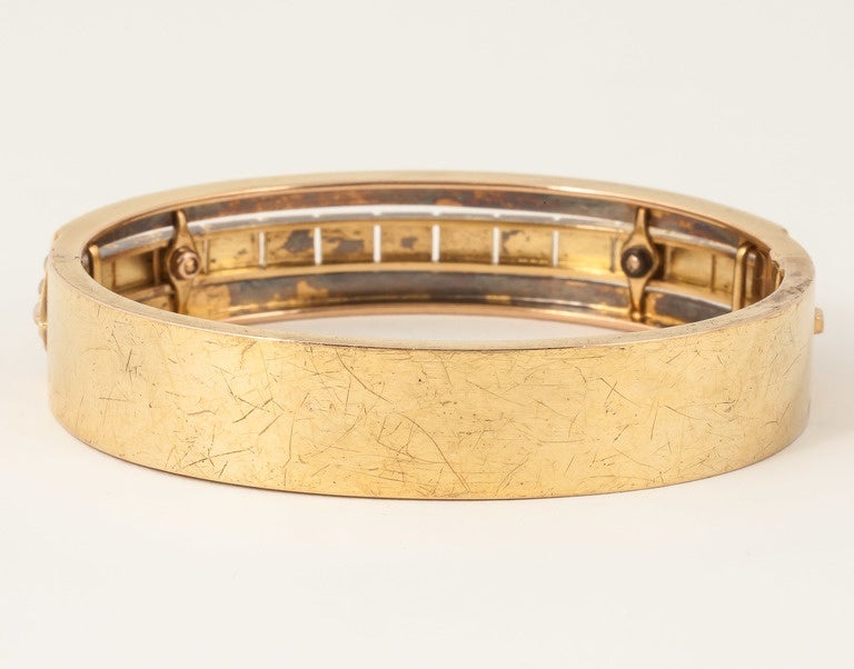 Edwardian Pearl Gold Bangle Bracelet In Excellent Condition For Sale In London, GB