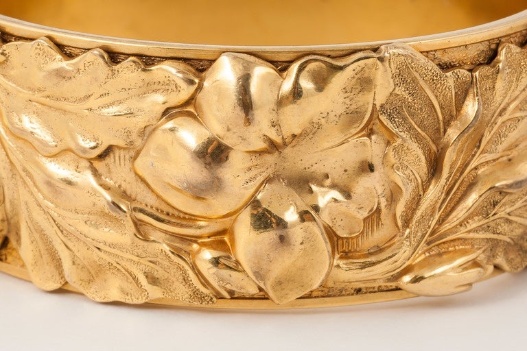 Extraordinary bangle depicting poppies in Art Nouveau style