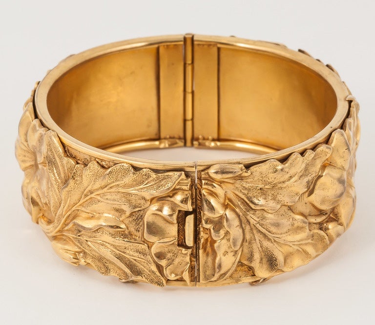 Women's Rare art nouveau Metal bangle bracelet