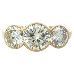 18-Karat-Ring mit 3 Diamanten