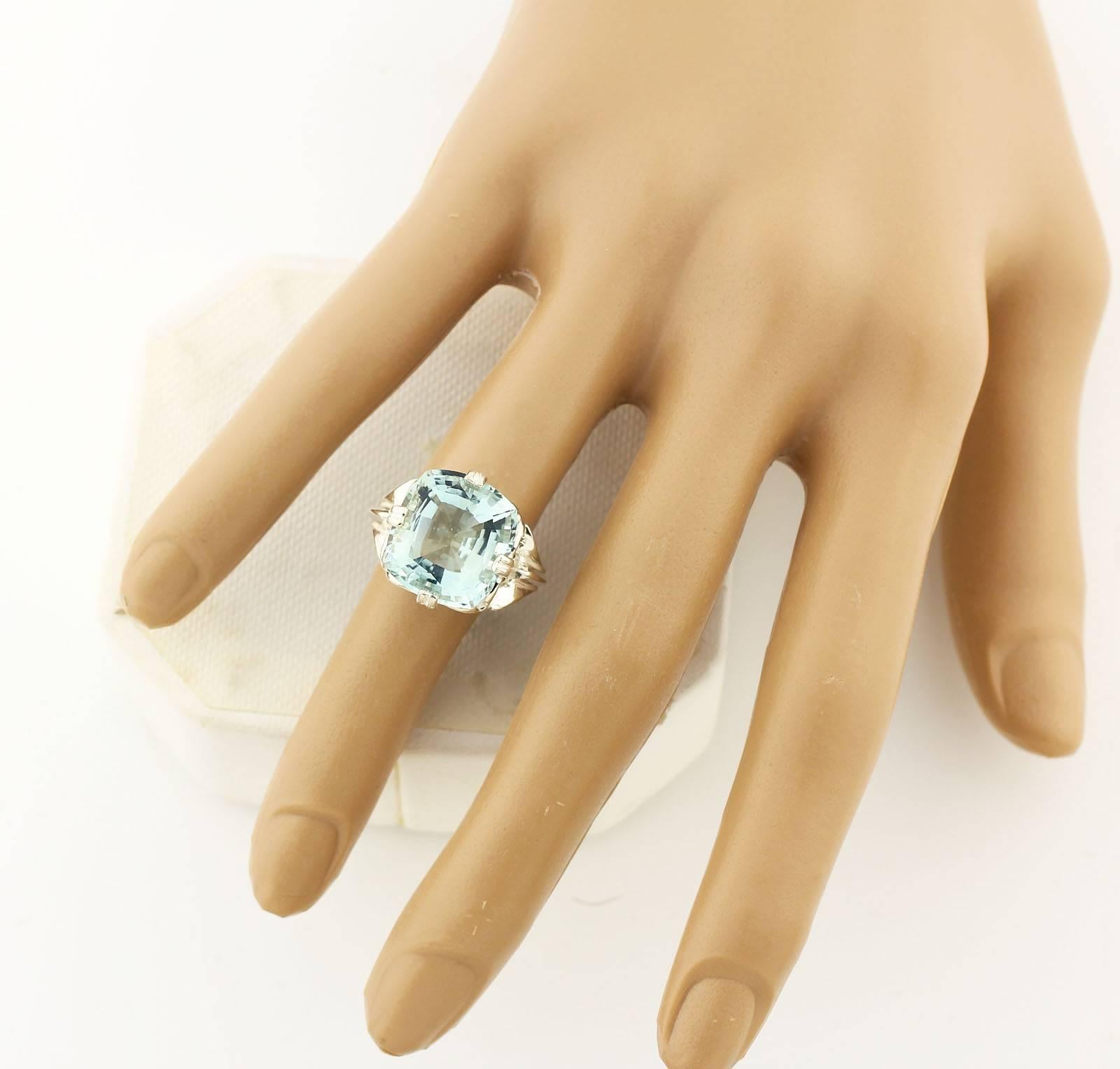 9.85 Carat Spectacular Glittering Blue Aquamarine Sterling Silver Party Ring 3