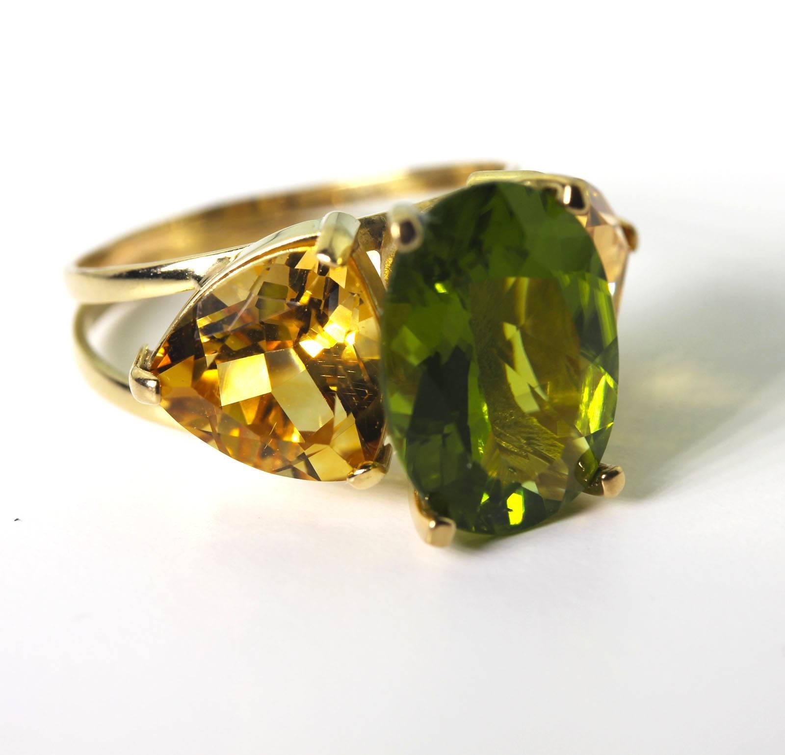 AJD Spectacular Intense 6 Ct Peridot & 5 Ct Citrine 18Kt Yellow Gold Ring 2