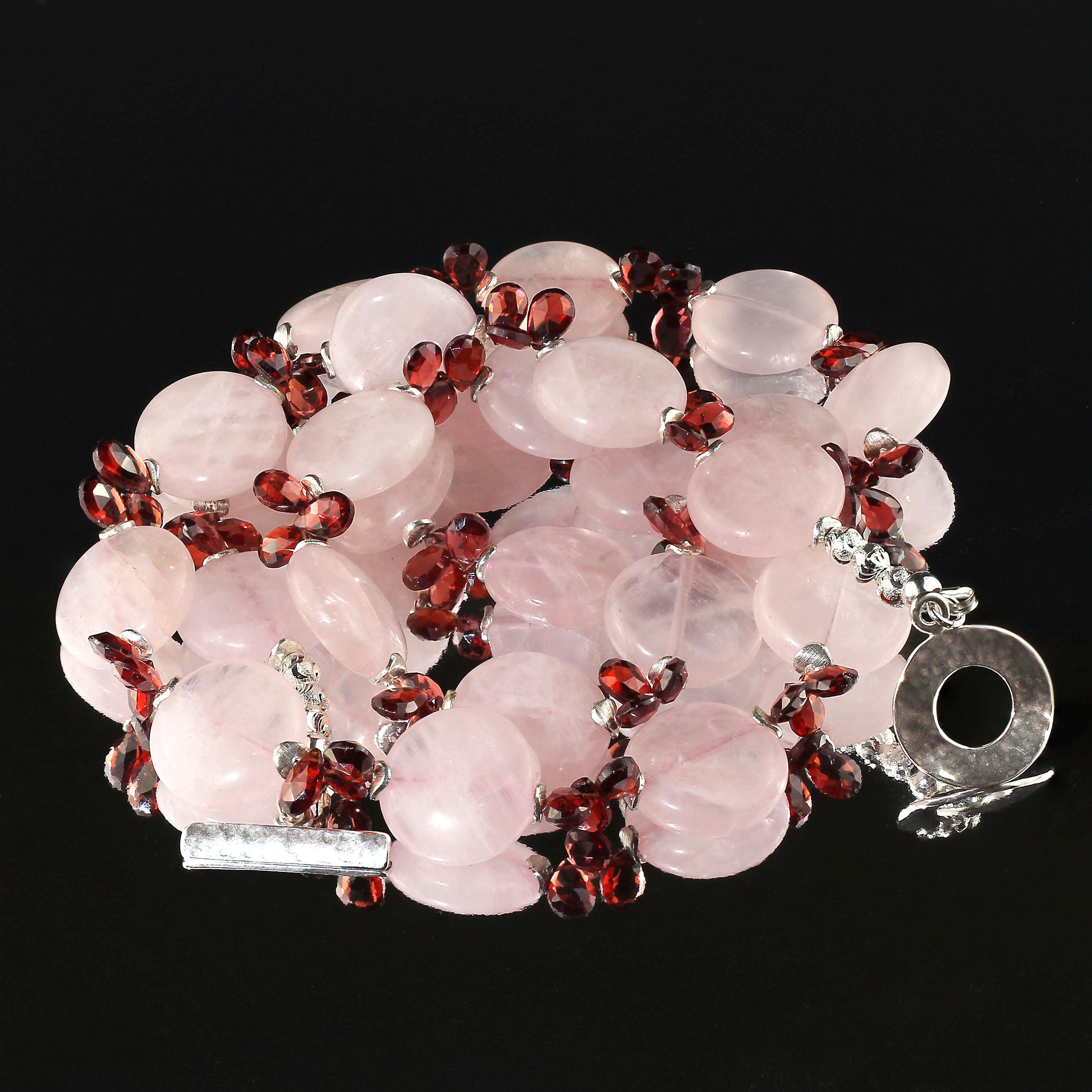 AJD Collier unique en grenats et quartz roses  Excellent cadeau ! en vente