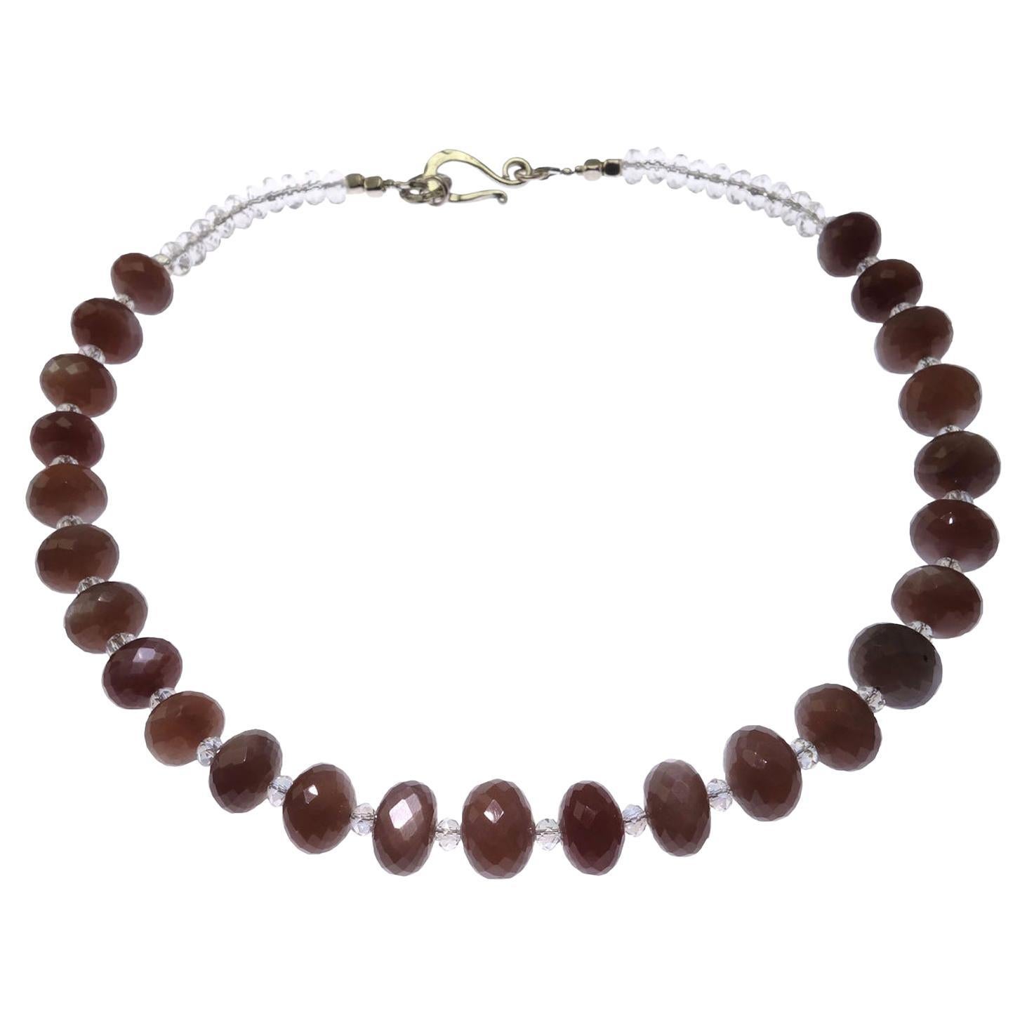 AJD 17 Zoll Choker Handgefertigte Halskette aus Schokoladen-Mondstein und klarem Kristall (Perle) im Angebot
