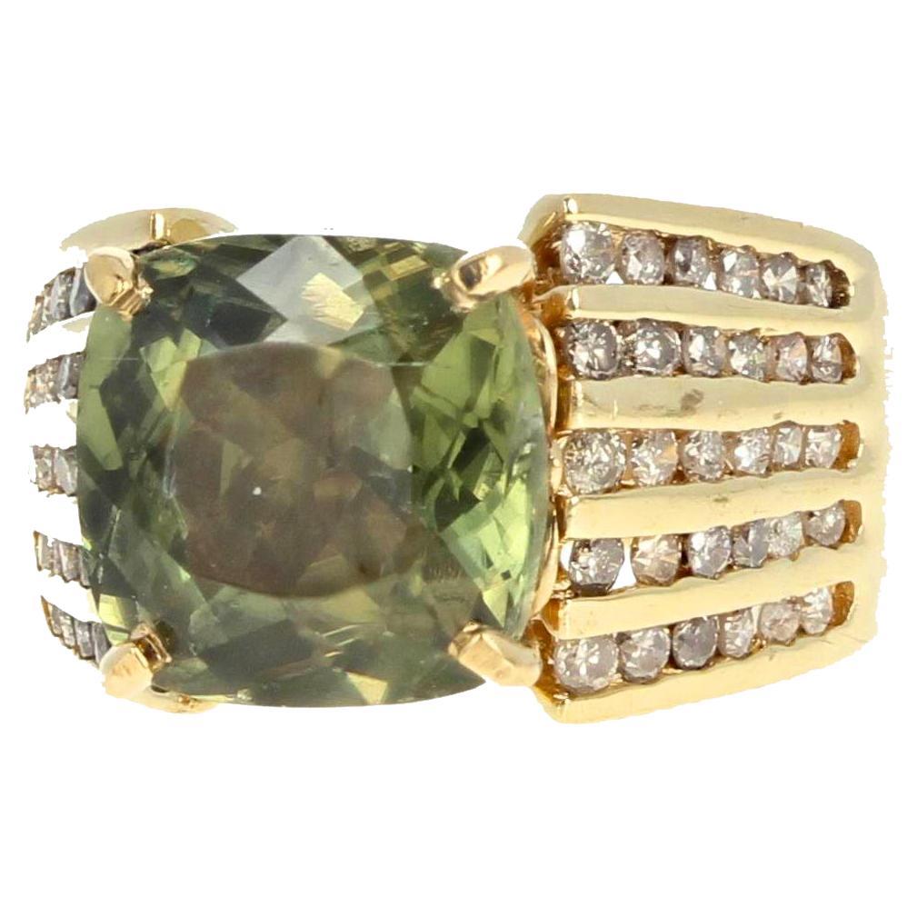 AJD 3.81 Ct. Natural Sri-Lankan Green Zircon & Diamond Yellow Gold Ring For Sale
