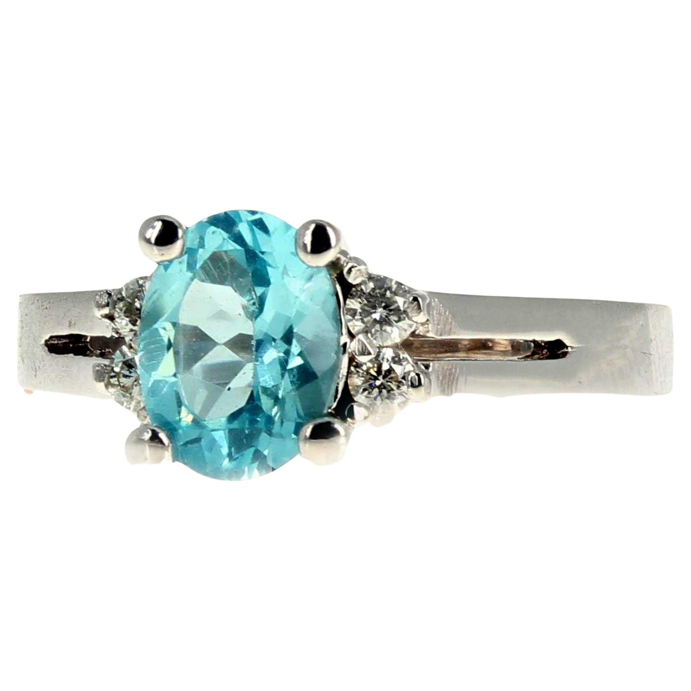 AJD Brilliant Blue Natural 1.25 Ct Apatite & White Diamonds Gold Ring For Sale