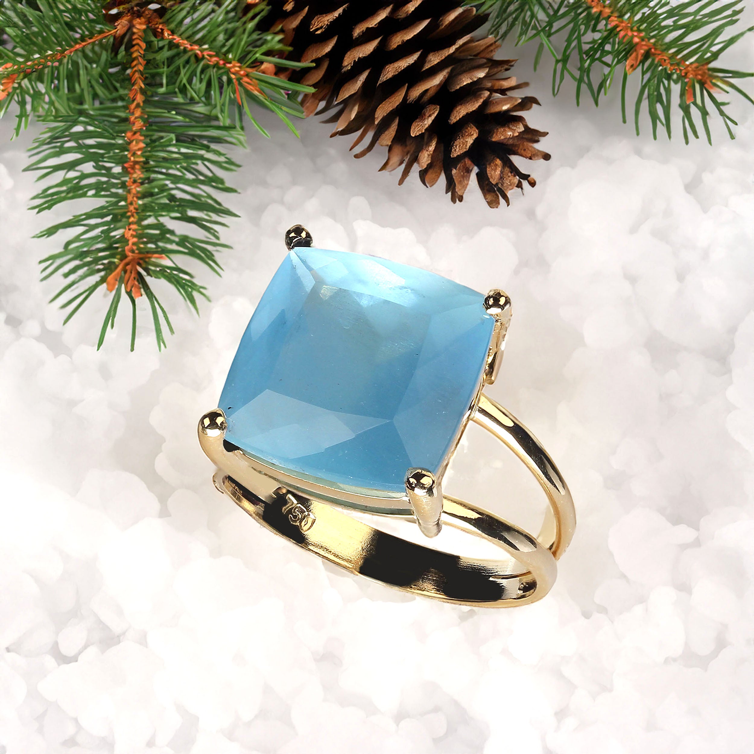AJD 7.83CT Square Aquamarine in 18K Yellow Gold  March Birthstone In New Condition For Sale In Raleigh, NC