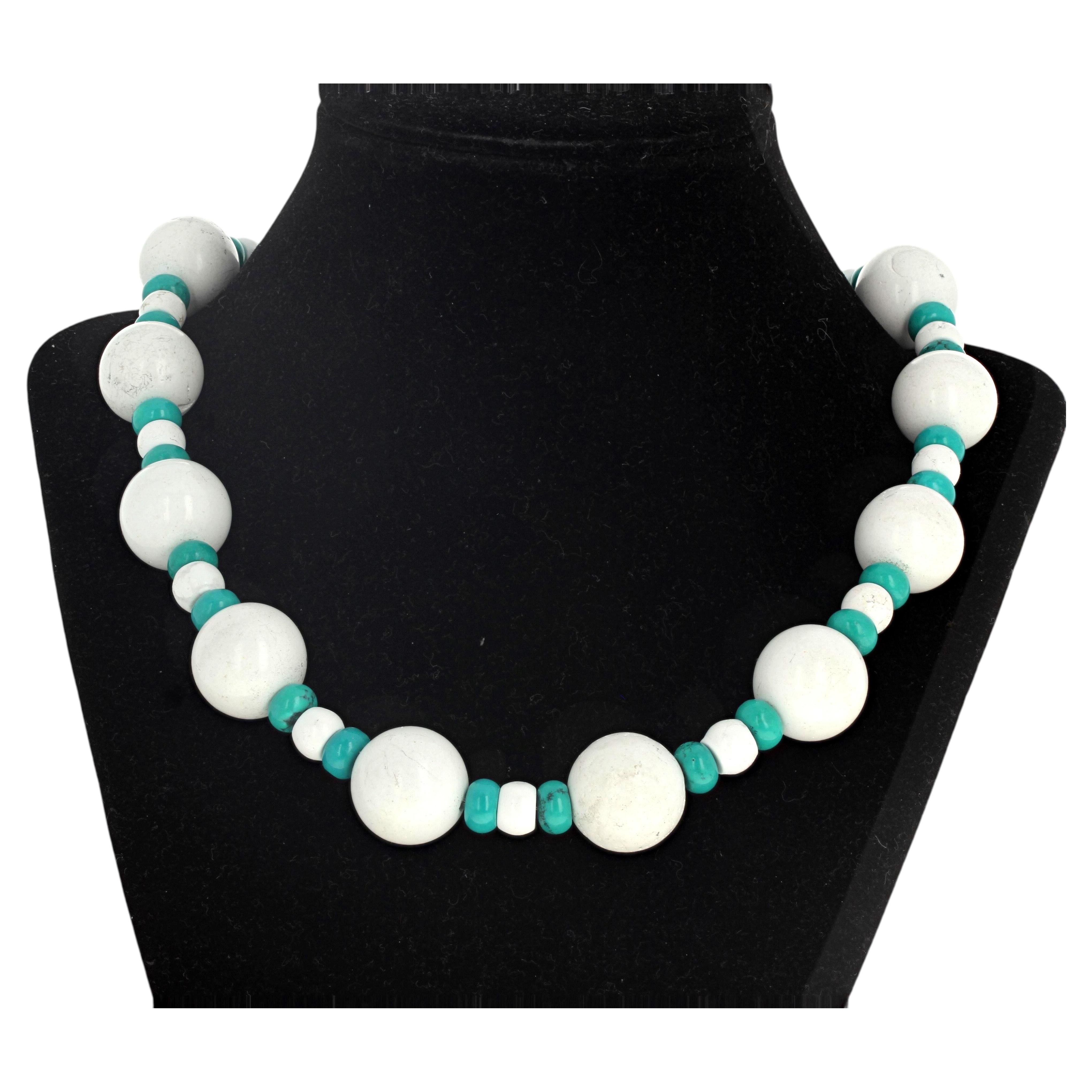 Bellissima collana di magnesite vera e turchese vero da 18" Eleg in vendita