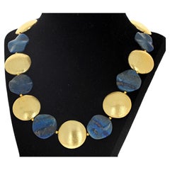 Collana AJD con lapislazzuli blu naturale e rondelle d'oro 19 altamente lucidati
