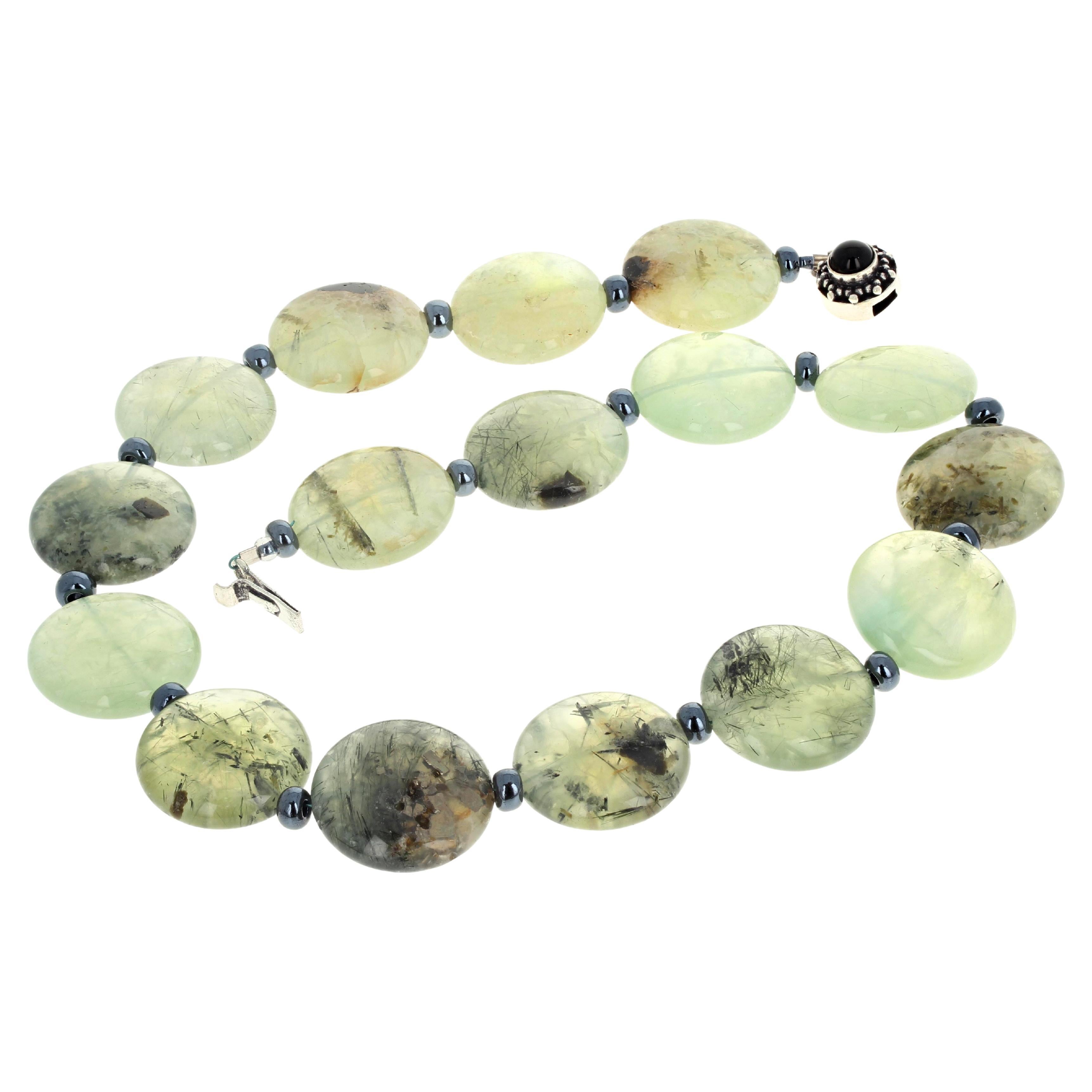 AJD Hermoso Natural Dramático Real Prehnite Rondels 19" Collar