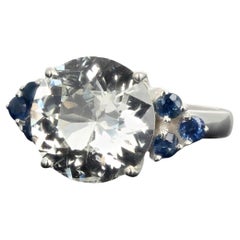 Bague pailletée AJD, zircon blanc vif naturel de 6,52 carats et saphirs bleus