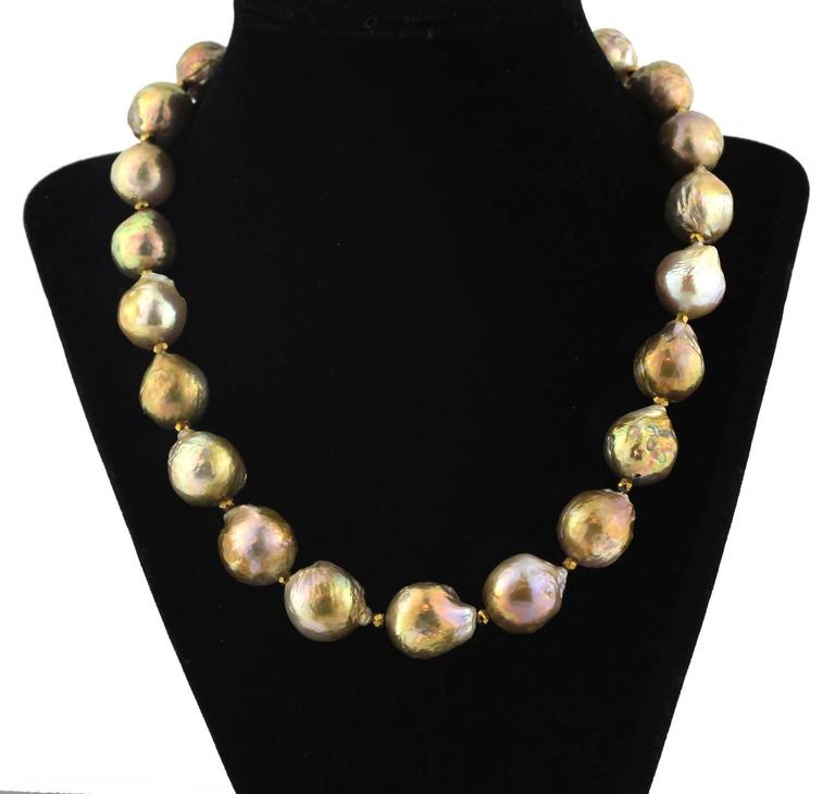 Stunning golden wrinkle Pearl necklace For Sale at 1stdibs
