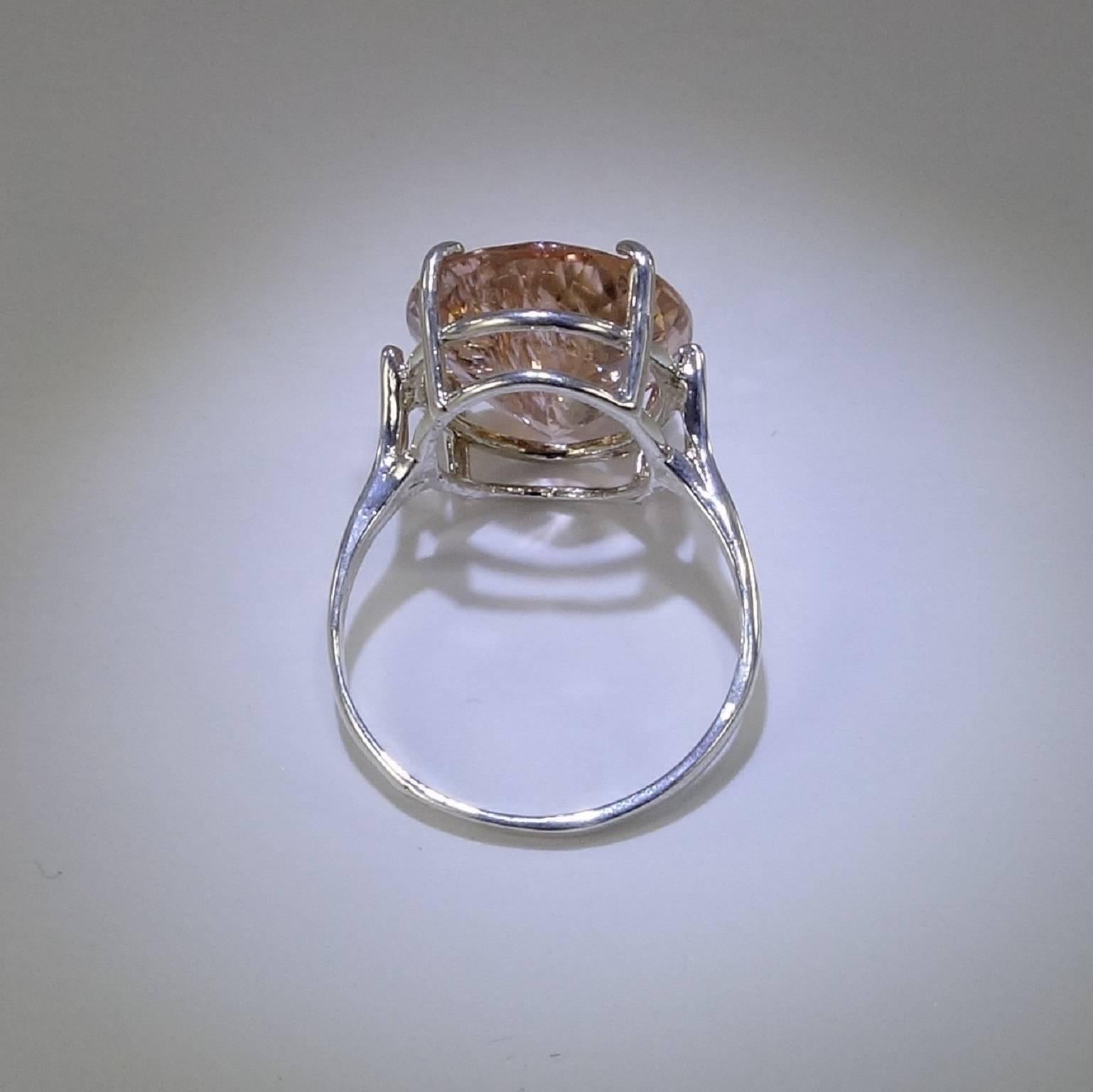 Oval Peach Morganite in Sterling Silver Ring In Excellent Condition In Raleigh, NC