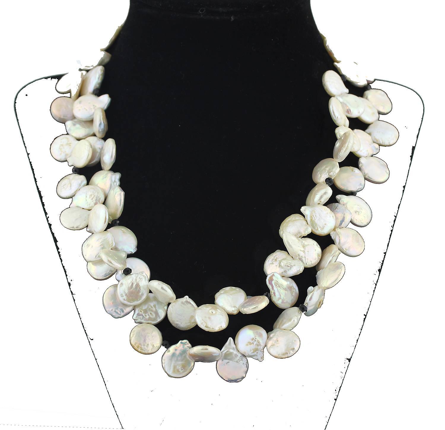 Pearl Leaf Necklace In Excellent Condition In Raleigh, NC
