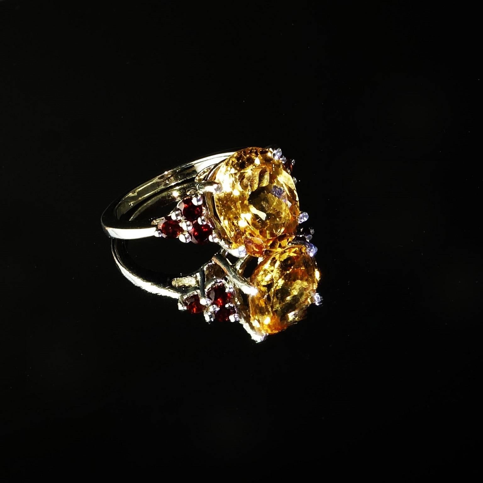 Gemjunky Golden Tourmaline and Garnet Cocktail Ring In New Condition In Raleigh, NC