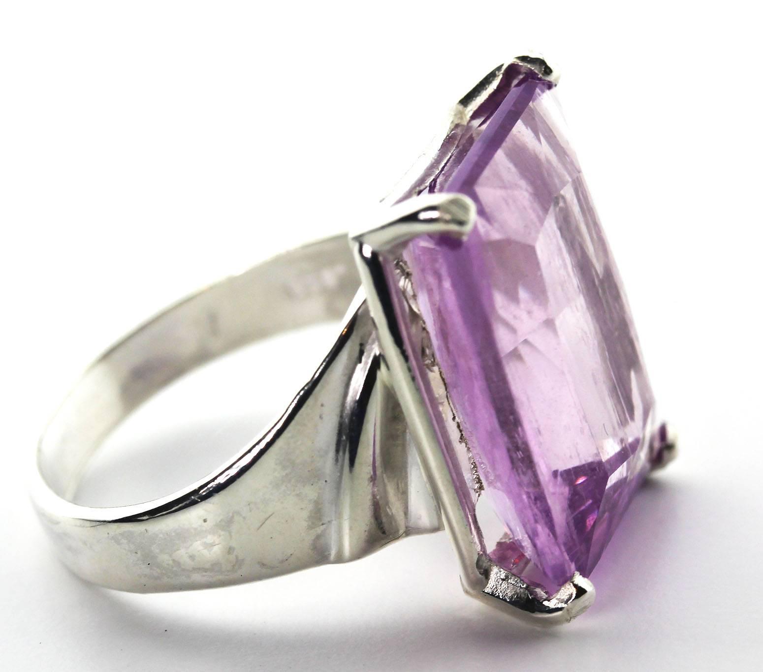 Women's AJD Fascinating HUGE Natural Violet Purple 15.98Ct Kunzite Sterling Silver Ring For Sale