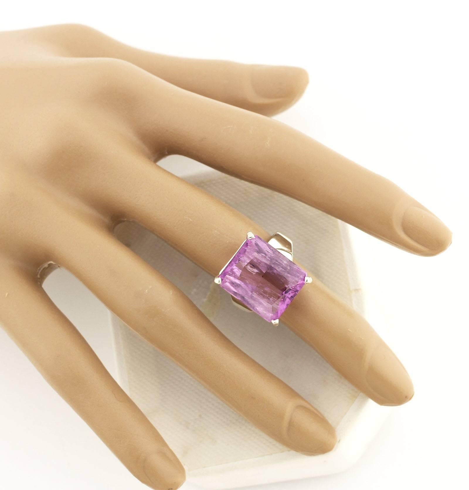 AJD Fascinating HUGE Natural Violet Purple 15.98Ct Kunzite Sterling Silver Ring For Sale 1