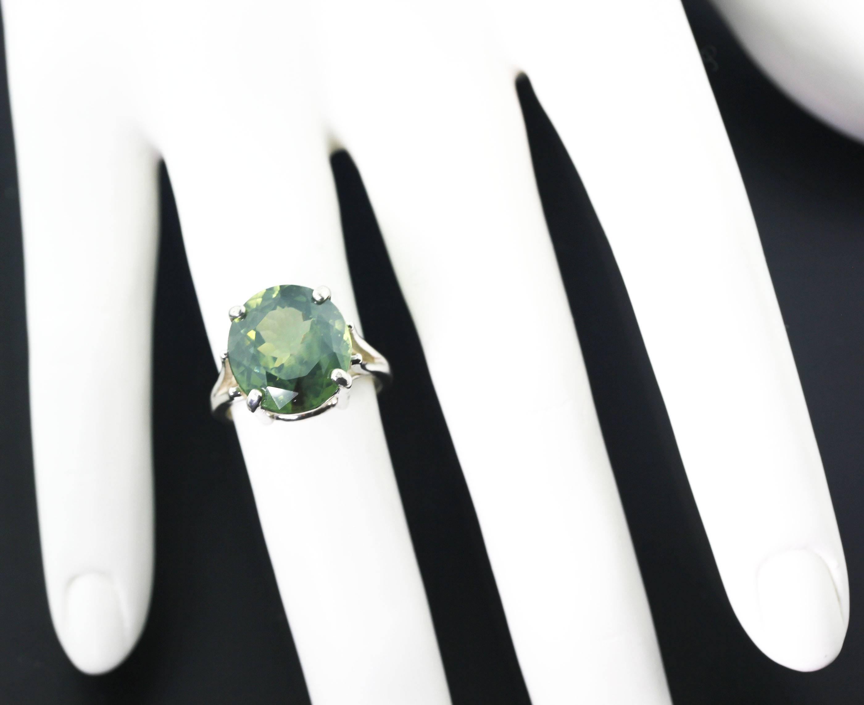 AJD Impressive RARE 10.32 Ct Sri Lankan Intense Green Round Zircon Silver Ring For Sale 1