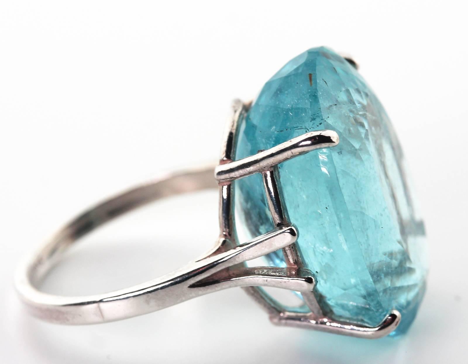 Women's 25.16 Carat Oval Blue Aquamarine Sterling Silver Ring