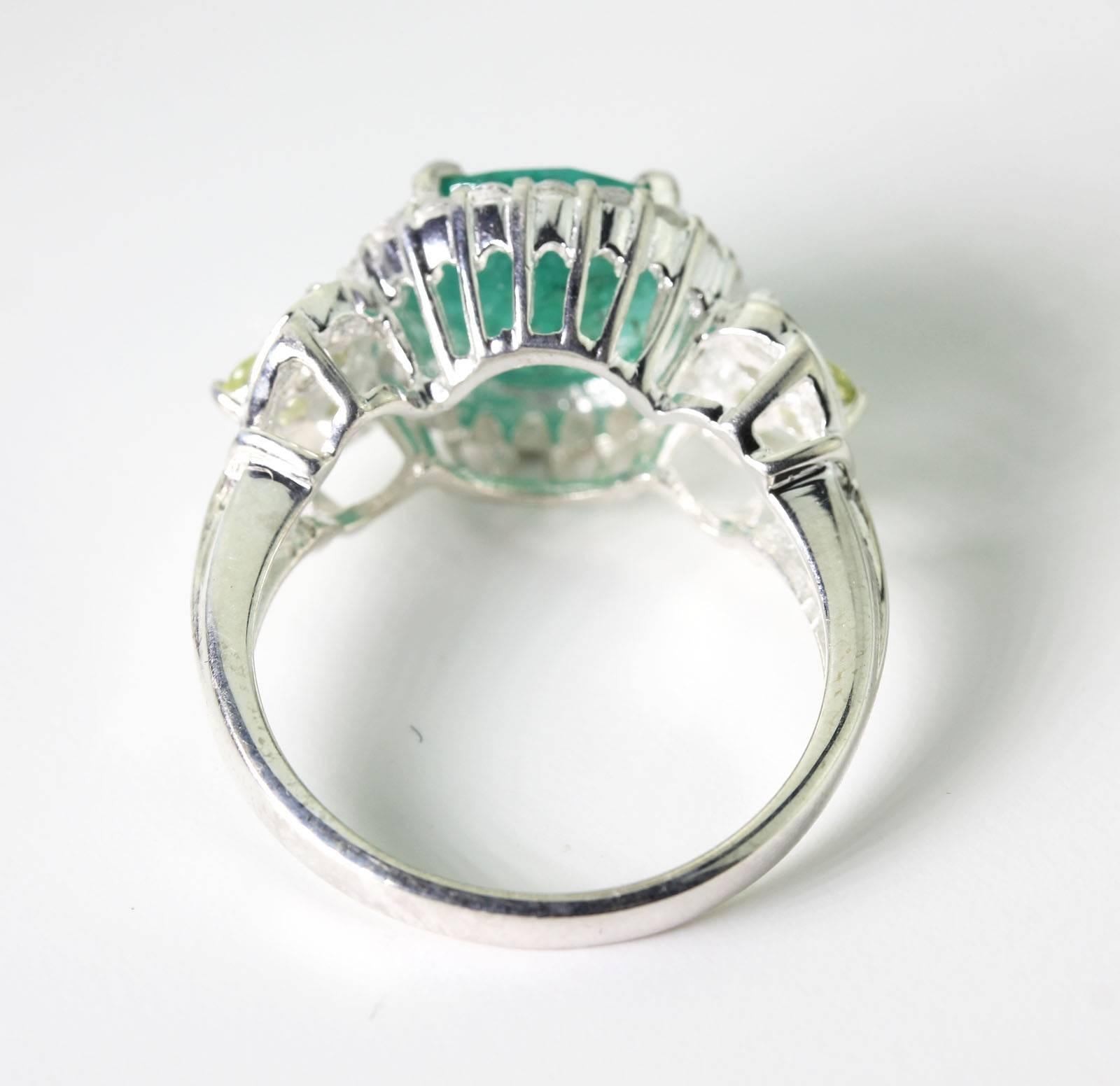 Exquisite Emerald Ring In Excellent Condition In Raleigh, NC