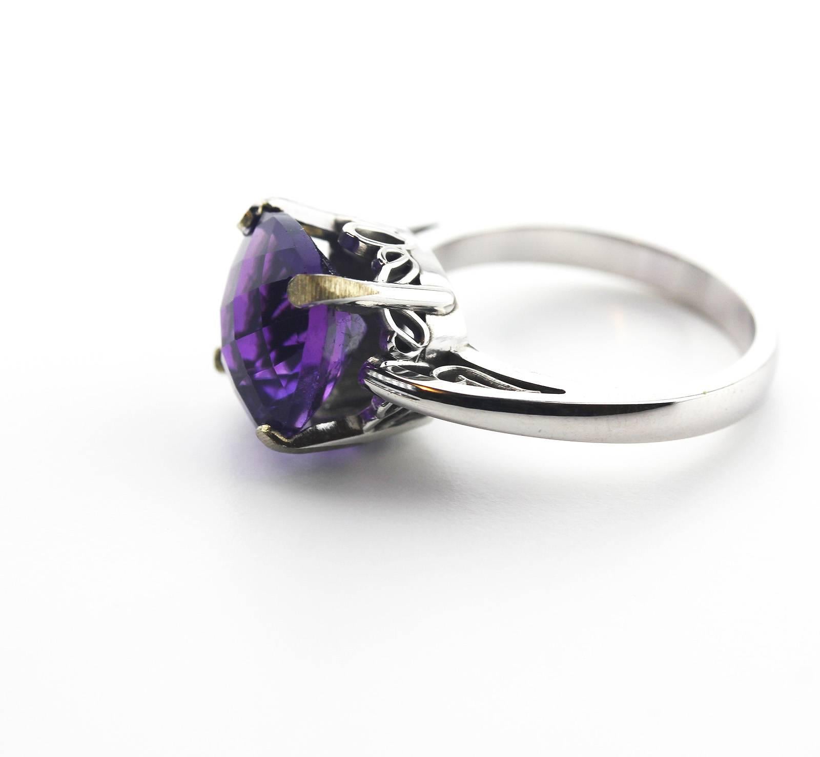 Amethyst White Gold Ring In Excellent Condition In Raleigh, NC