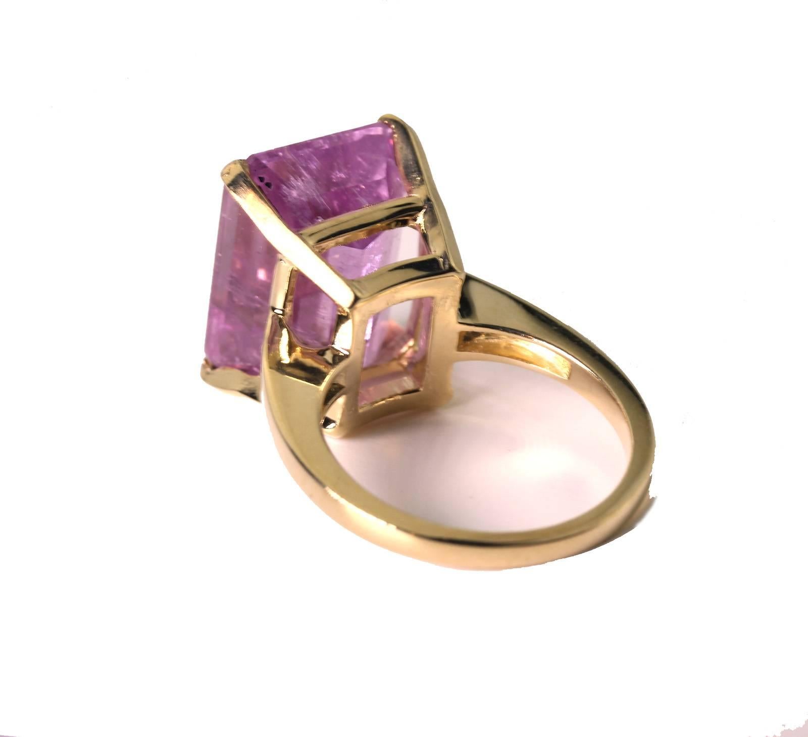 13.5 Carat Huge Kunzite 14KT Yellow Gold Party Ring 3