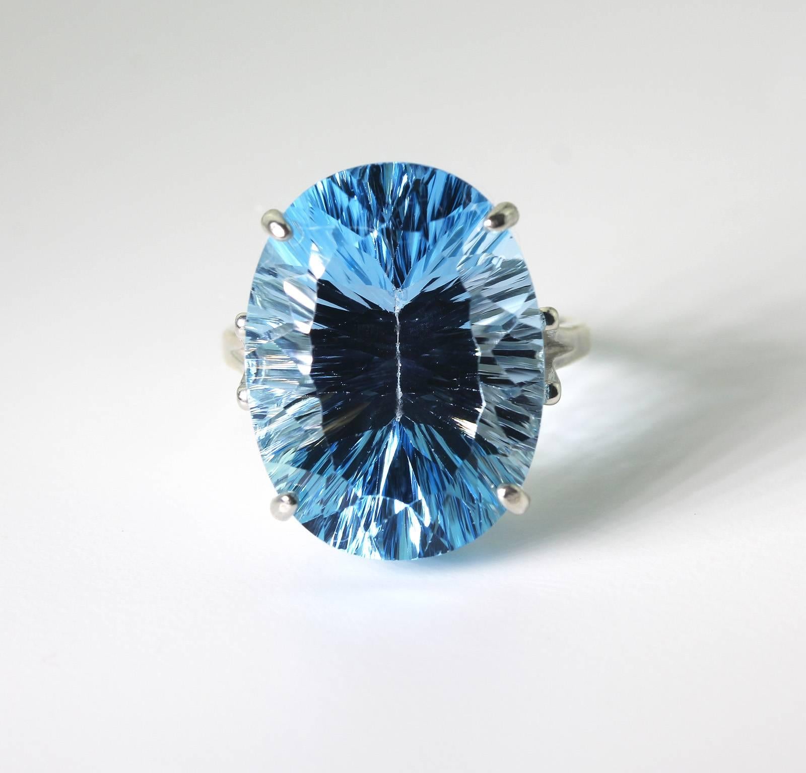22.30 Carat Brillian Blue Topaz Cocktail or Party Sterling Silver Ring In Excellent Condition In Raleigh, NC