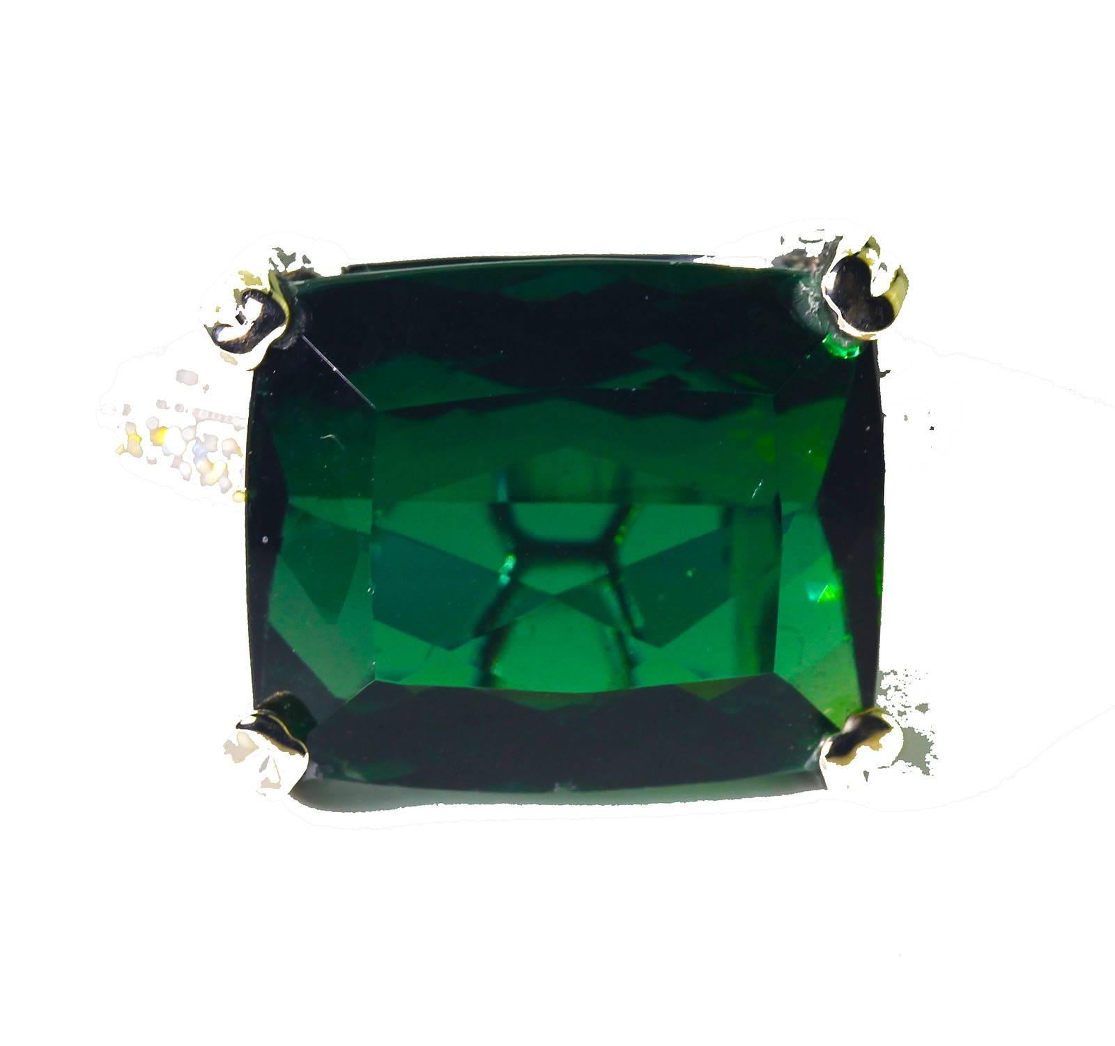 Gemjunky Elegant 9.9 Ct Cushion Cut Clear Green Tourmaline 14Kt Gold Dinner Ring In New Condition In Raleigh, NC