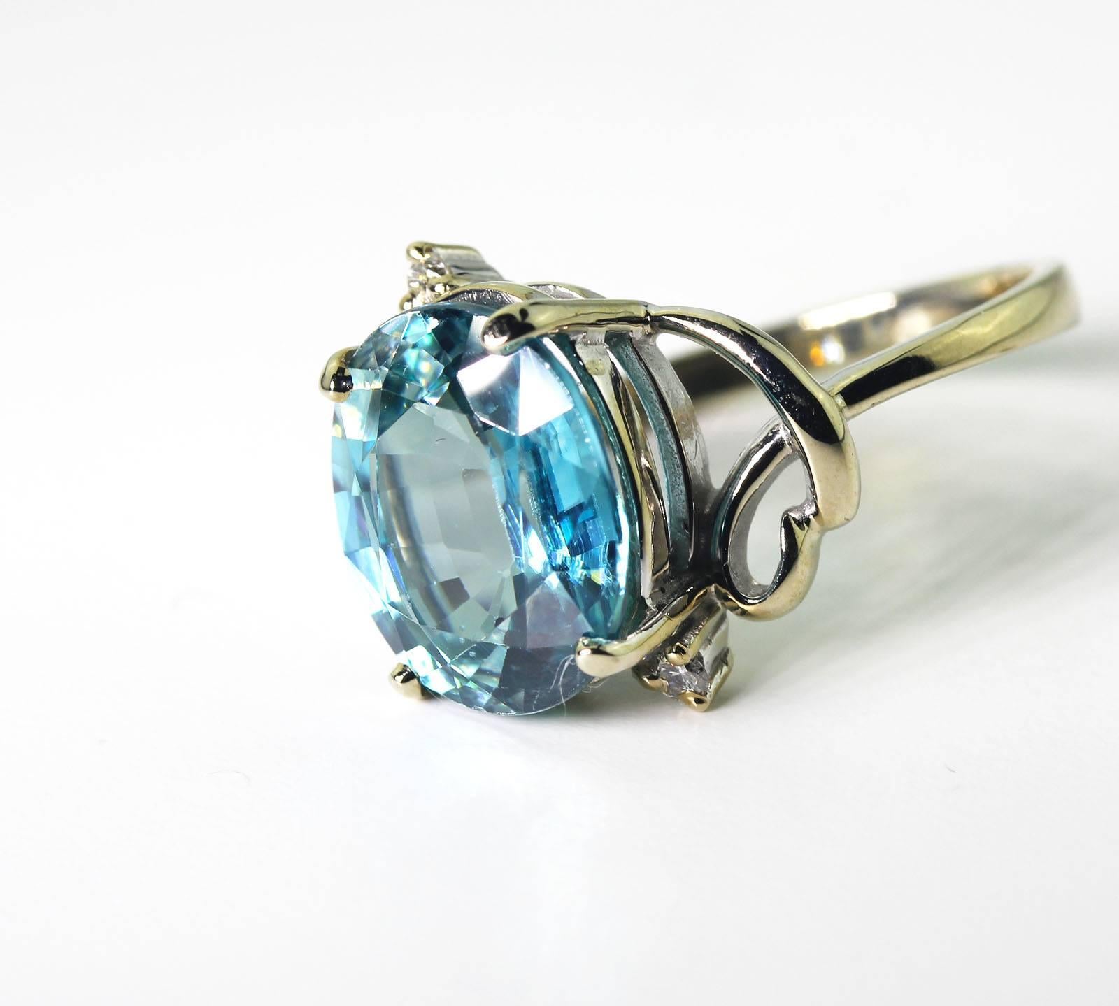 Gemjunky Natural 7.8 Ct Bright Blue Zircon & Diamond 14Kt Gold Cocktail Ring In New Condition In Raleigh, NC