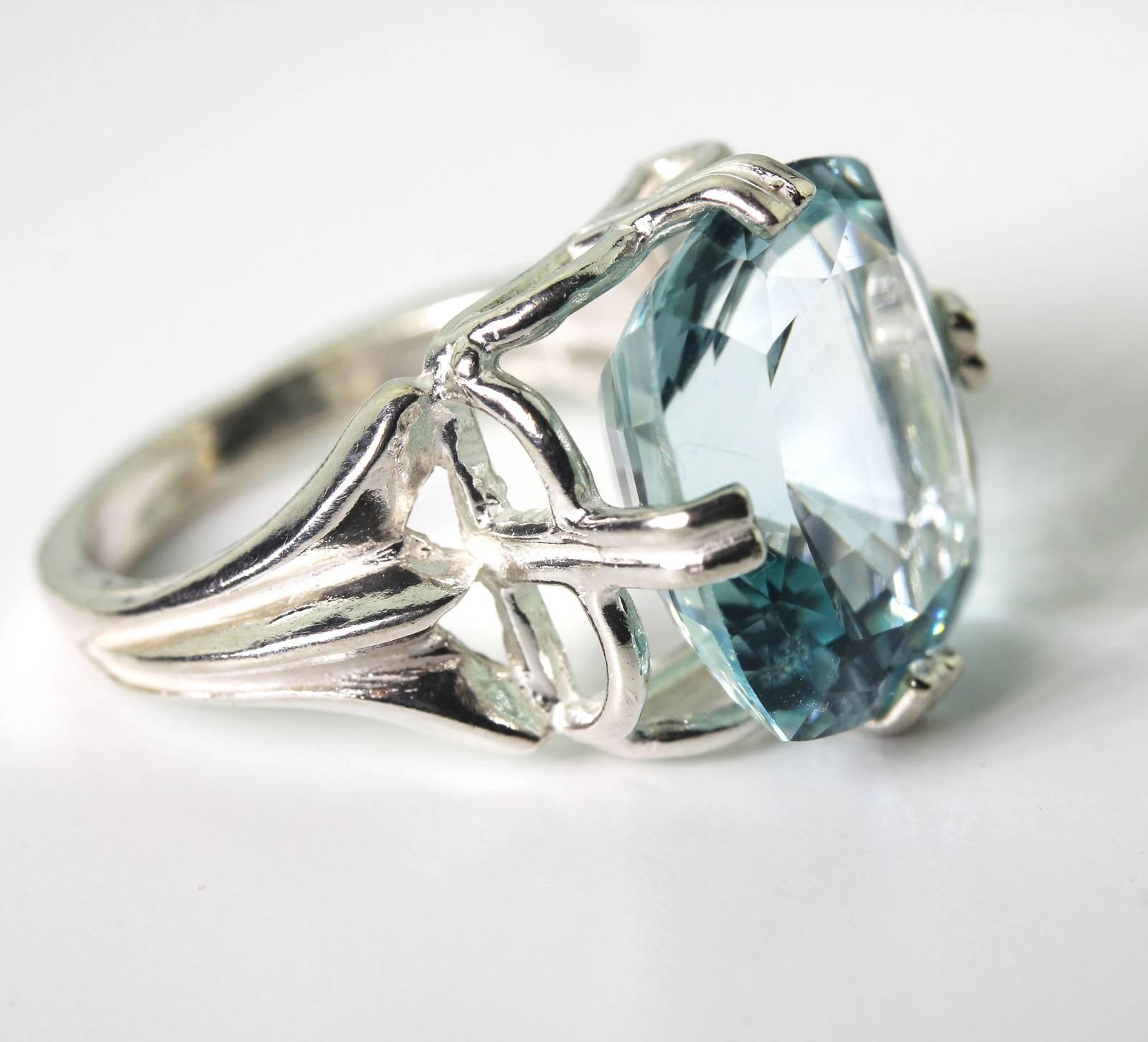 9.85 Carat Spectacular Glittering Blue Aquamarine Sterling Silver Party Ring 2