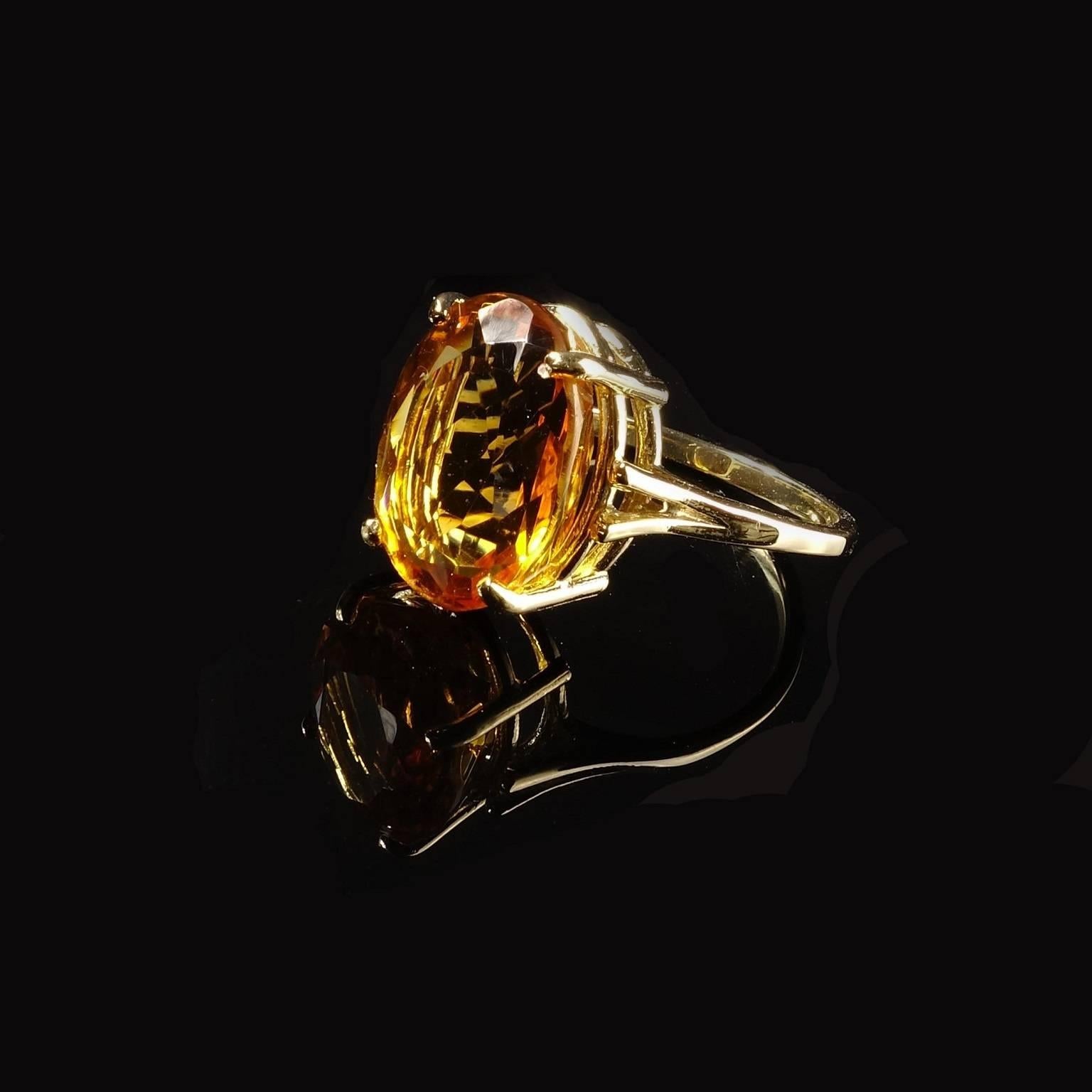 Sparkling Honey Golden Citrine in Yellow Gold Ring In New Condition In Raleigh, NC