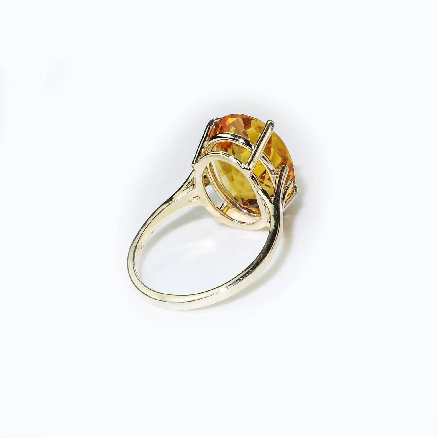 Women's or Men's Sparkling Honey Golden Citrine in Yellow Gold Ring