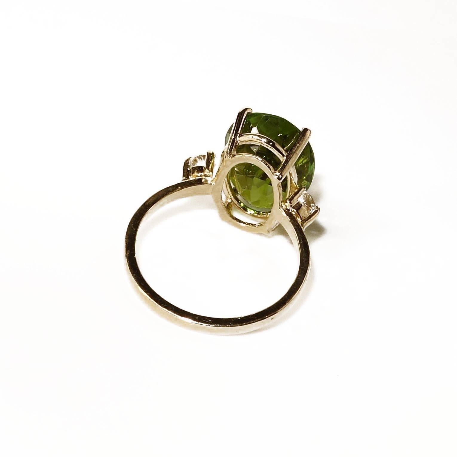 Oval Green Tourmaline with White Sapphires in Gold Ring In Excellent Condition In Raleigh, NC