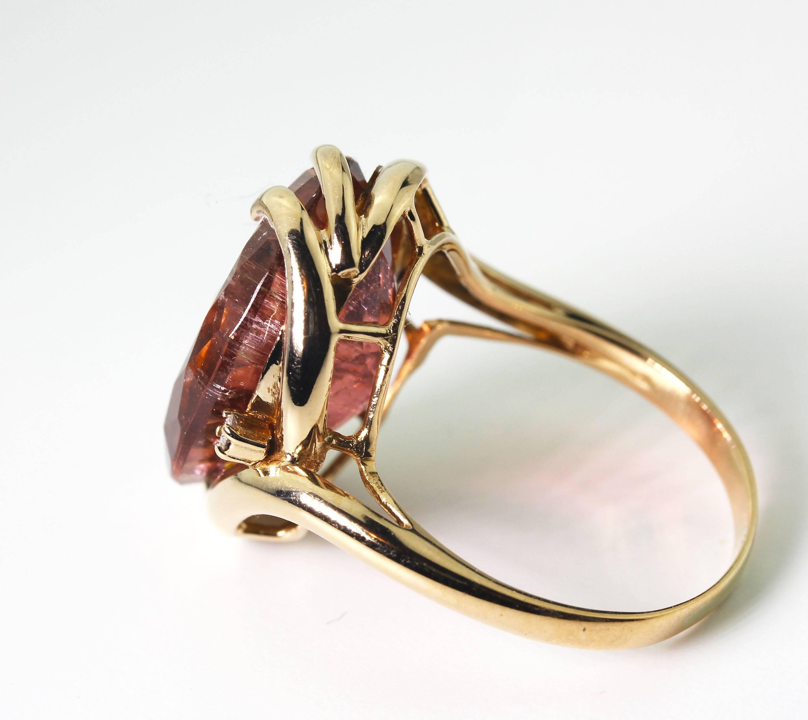 Oval Cut 13.82 Carat Peachy Red Tourmaline Gold Cocktail Ring