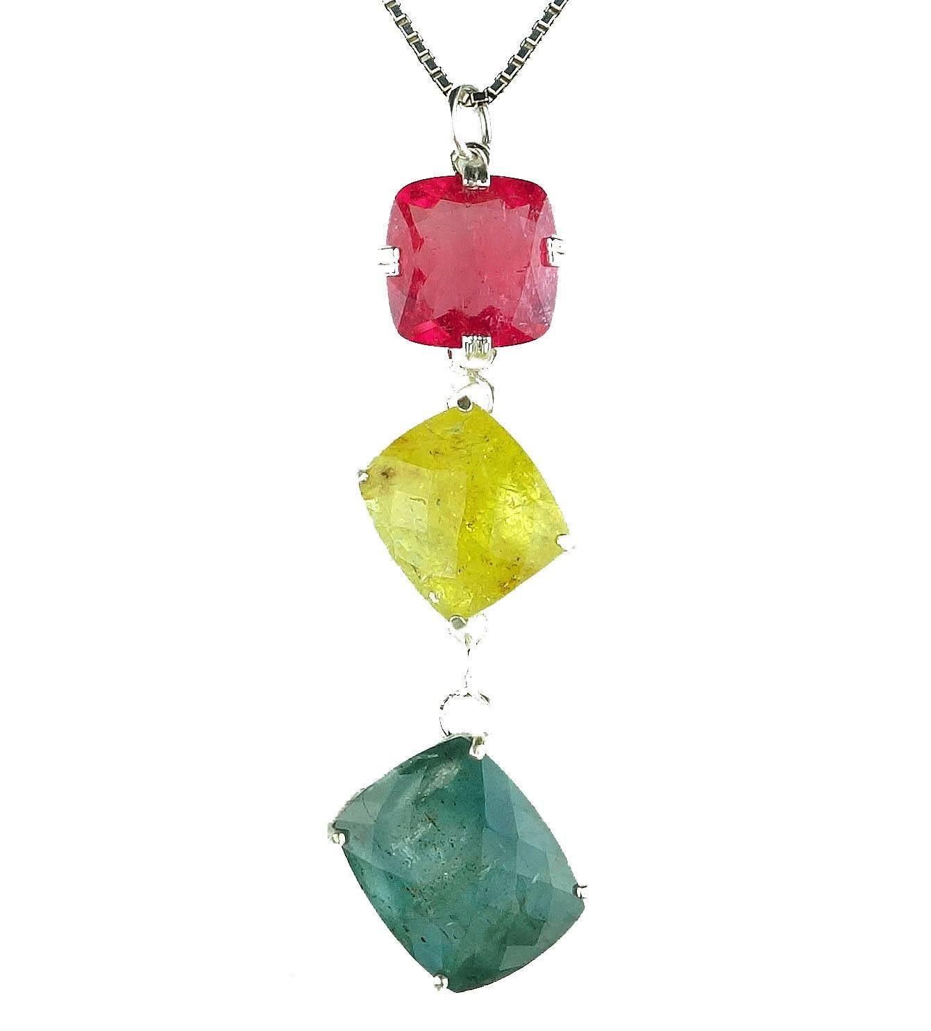 Superbe pendentif en argent AJD avec 47 carats de tourmaline rose pêche, jaune, bleu-vert Pour femmes en vente