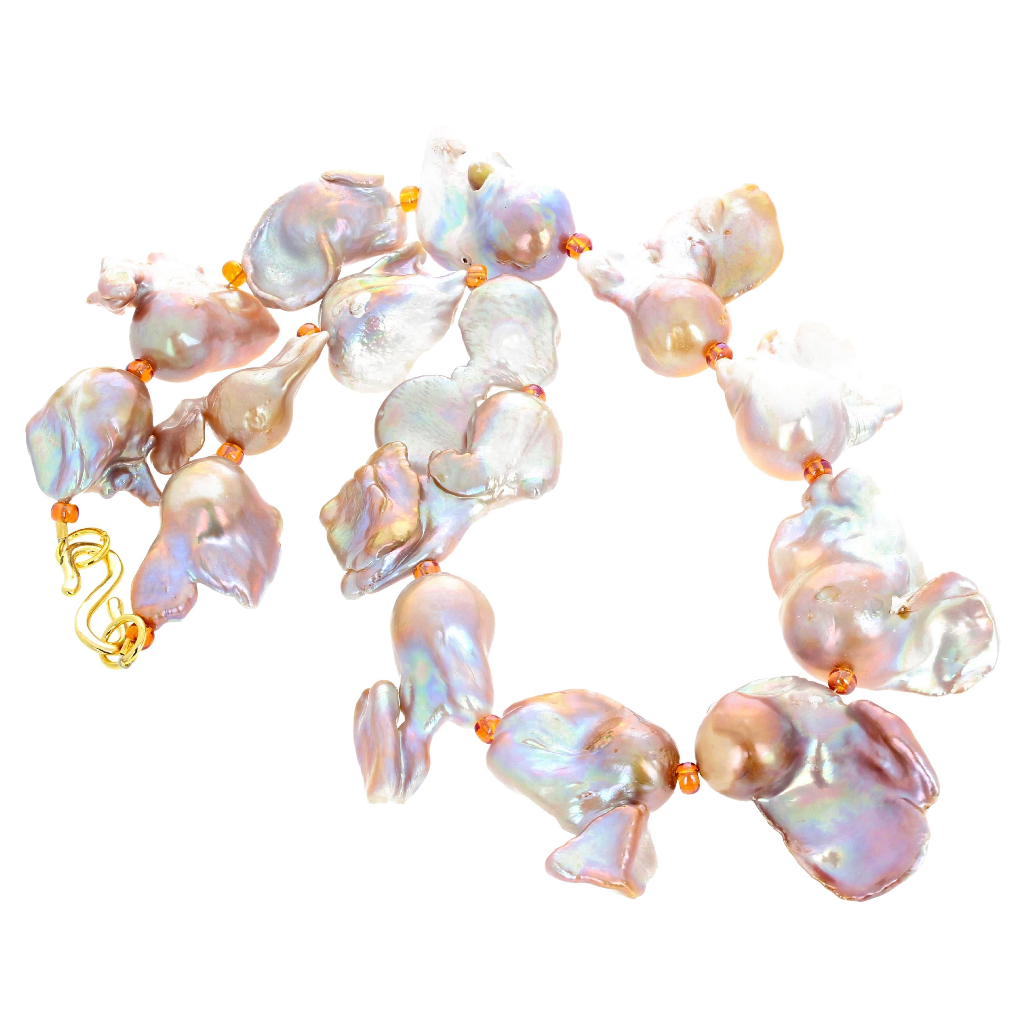 Magnifique collier de perles baroques naturelles de culture océanique (15 mm - 18 mm), fait à la main, d'une longueur de 20 pouces, avec un fermoir à crochet plaqué or. 