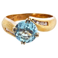 Brillant leuchtender 14 Karat Gelbgold Aquamarin und Diamanten Ring