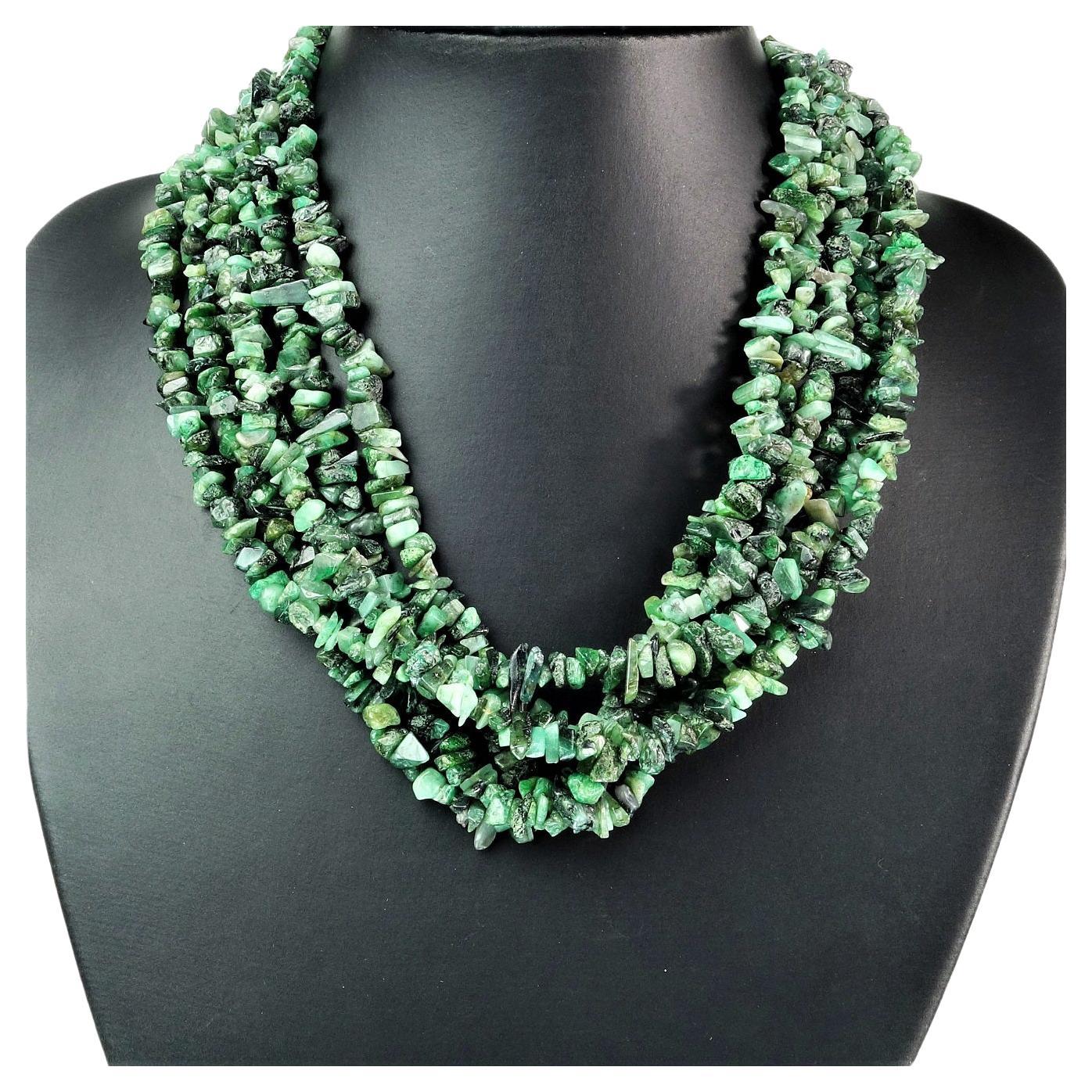 AJD Three Continuous Circles of Emerald Chips Necklace