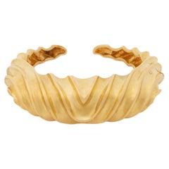 Robert Wander 18K Yellow Gold Hinged Cuff Bangle, Mid-20th Century