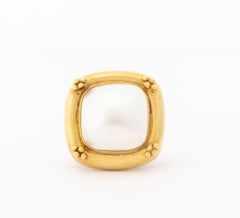 Pendentif « Modernist Mabe Pearl » en or jaune 14 carats