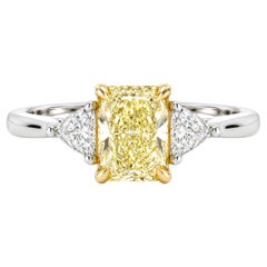 GIA 1.25 Carat U-V VVS1 Radiant Diamond 1.49 Carat Total Platinum Gold Ring