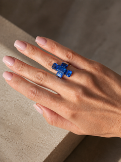 Anillo de platino 950 de Maximilian Hemmerle con un zafiro azul de 12,00 quilates y tallado esmeralda