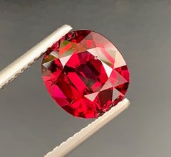 Tanzania Natural Garnet Gemstone: 3.67 Carat Faceted For Ring