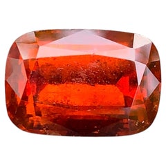 Grenat grossulaire naturel de couleur orange-rouge, 10.60 carats – Pierre précieuse de grenat en vrac