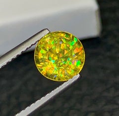 Sfene naturale del Madagascar (titanite) da 1,59 carati – Taglio rotondo con riflessi arcobaleno