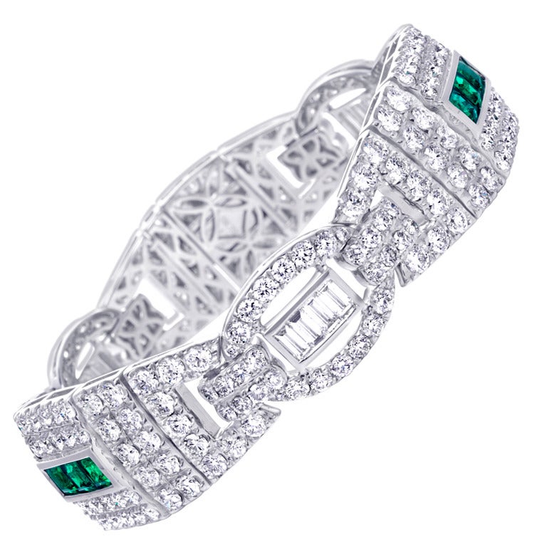 Diamond and Emerald Gold Bracelet For Sale at 1stDibs