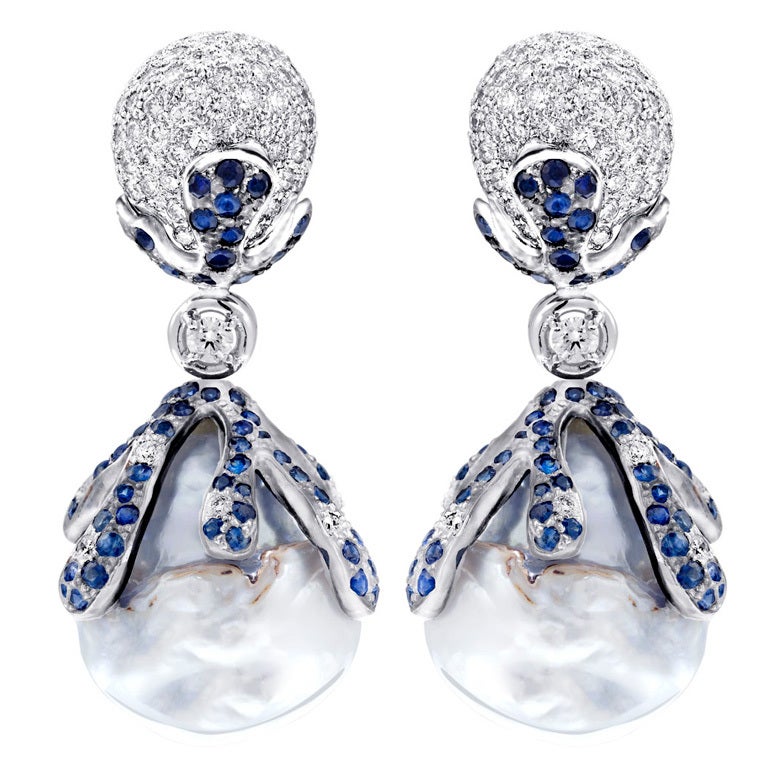 Boucles d'oreilles uniques en diamants, saphirs et perles en vente