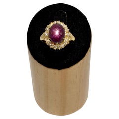 Zertifizierter 8,50ct natürlicher unerhitzter Stern-Rubin-Diamanten-Cluster-Ring, 18k